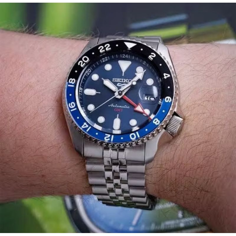 Jam Tangan Pria SEIKO 5 SPORT AUTOMATIC BLUBERRY
