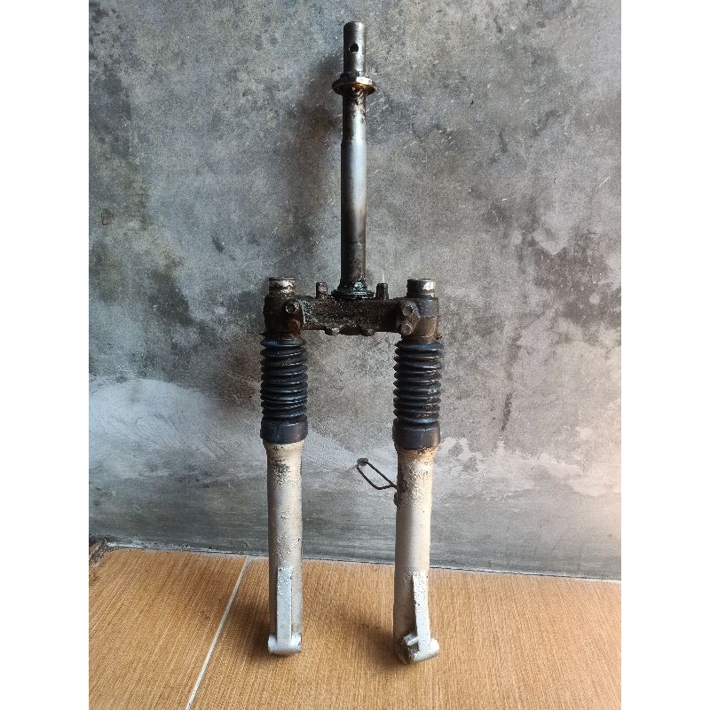 SHOCK DEPAN SET SEGITIGA KYMCO SPIKE