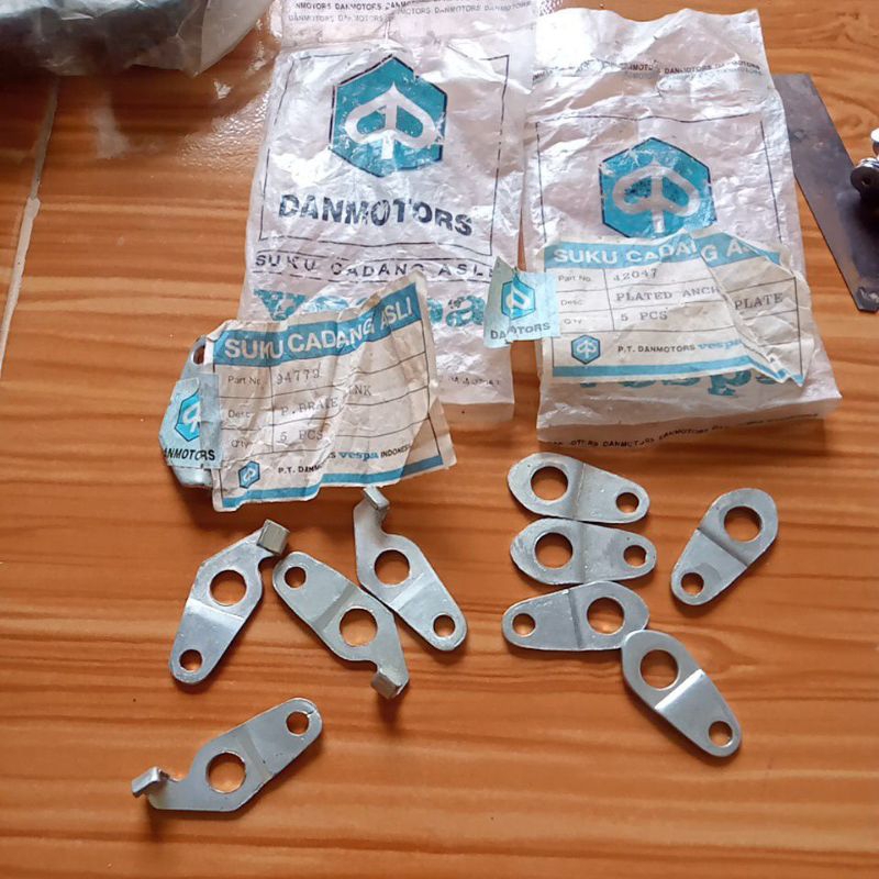 plat klip klem jepitan rem belakang vespa Exel exclusife original danmotor
