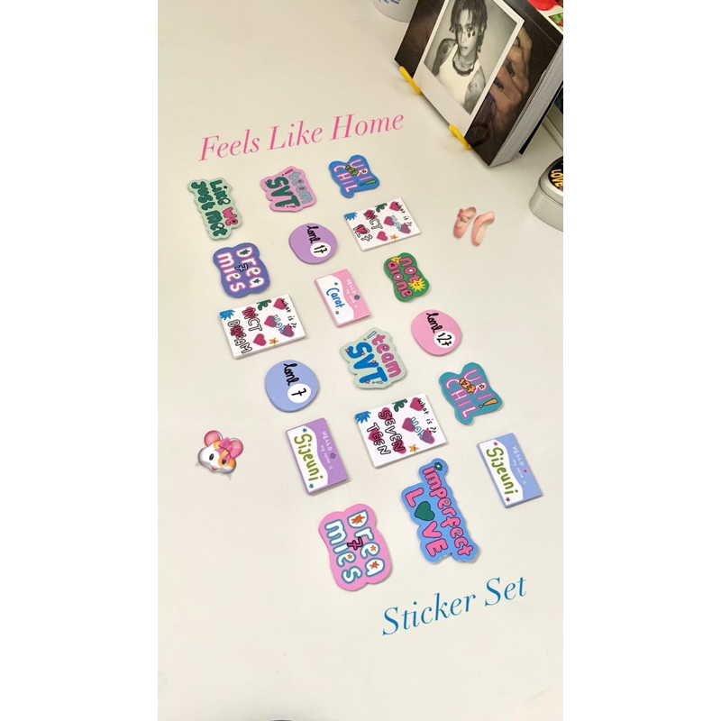 

FEELS LIKE HOME STICKER