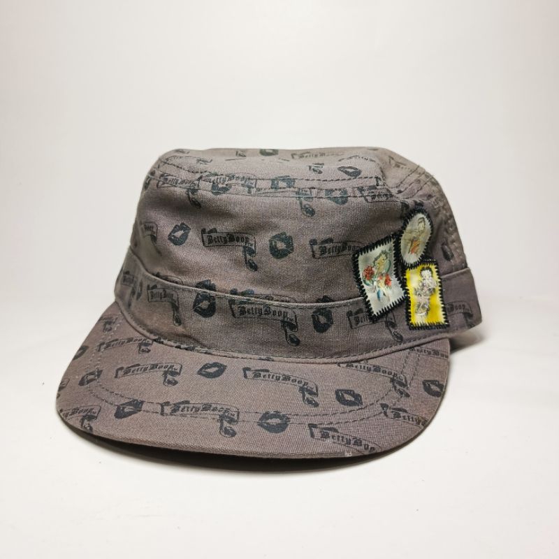 Topi branded komando Betty boop