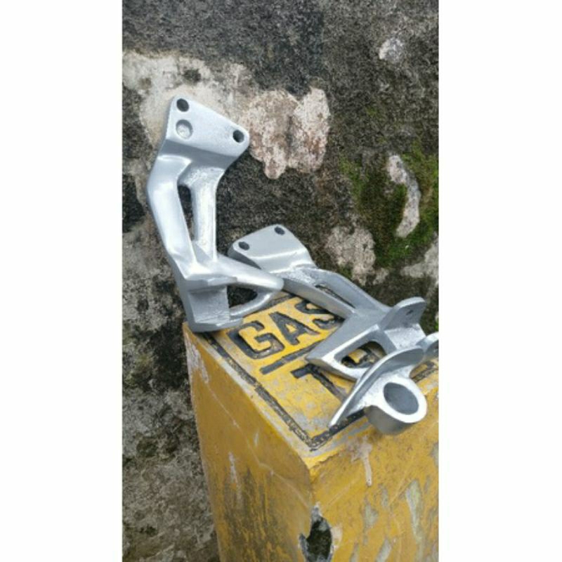 Power footstep belakang jupiter z/power jupiter z sepasang kanan kiri