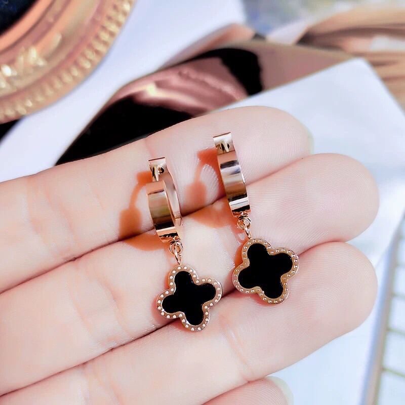 Anting Kilp Titanium Wanita Korea Model bunga Clover Terbaru Anting Wanita Asli Titanium
