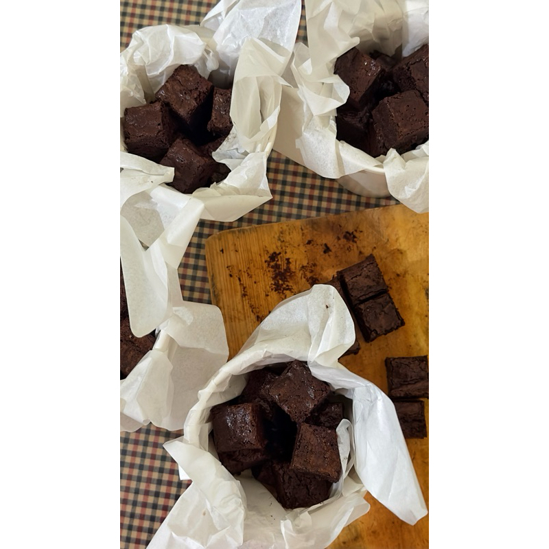 

Valrhona Brownie Bites (16 mini pieces/biji/pack)