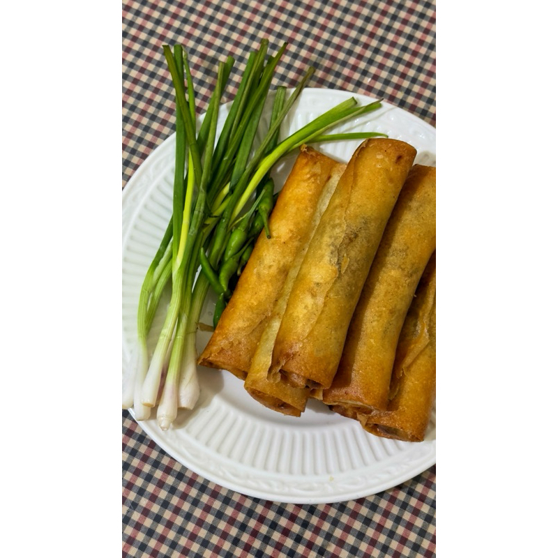 

Lumpia Semarang Frozen Mentah Set Lengkap (10 pieces/biji/besek)