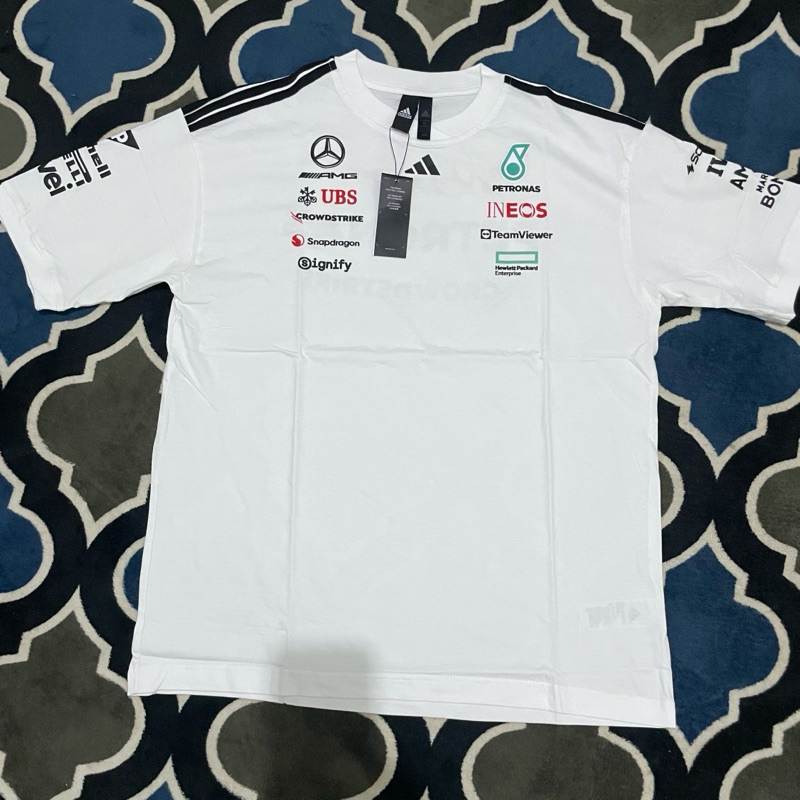 Baju Tim Formula 1 Mercedes-AMG Petronas F1 Adidas 2025 Team Mechanics Jersey