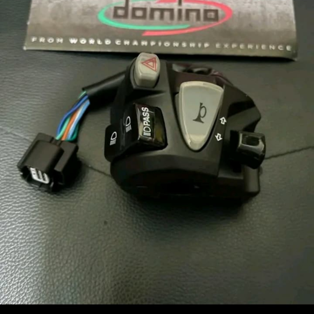 Saklar kiri domino italy vario 125-150 new pnp plus soket/saklar kiri vario 125-150 new