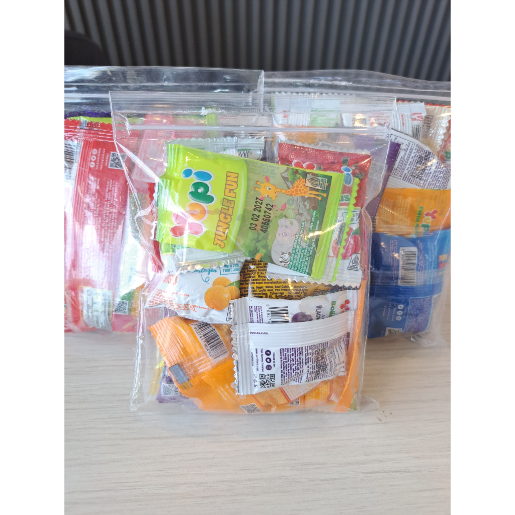 

YUPI MIX REPACK ISI 15 ANEKA MACAM JENIS