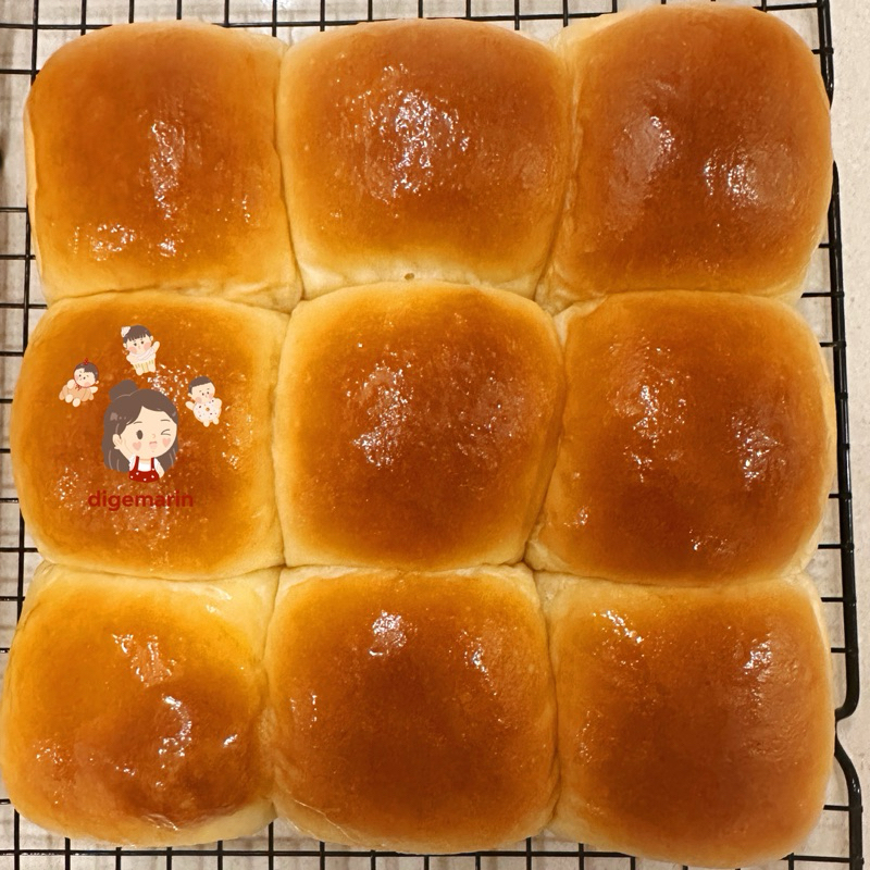 

ROTI SHOBEK SOURDOUGH SQUARE BUNS ISI - Digemarin