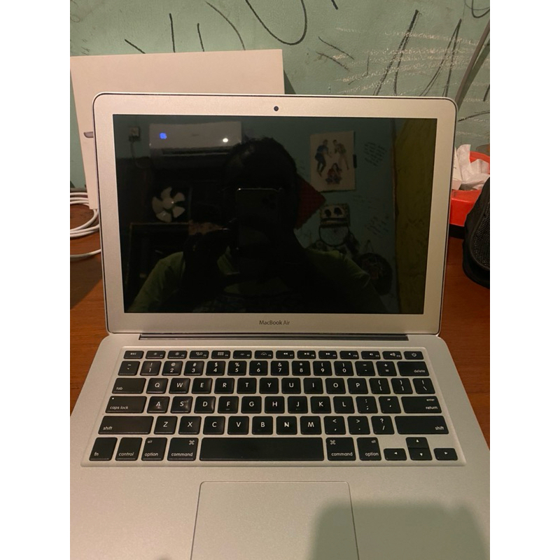 BEKAS | MacBook Air - Early 2015 (13-inch, 8/128GB)