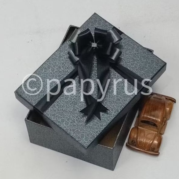

PAPYRUS 20x25 Tinggi 10cm Kotak Kado Gift Box Hadiah KOTA KADO V1