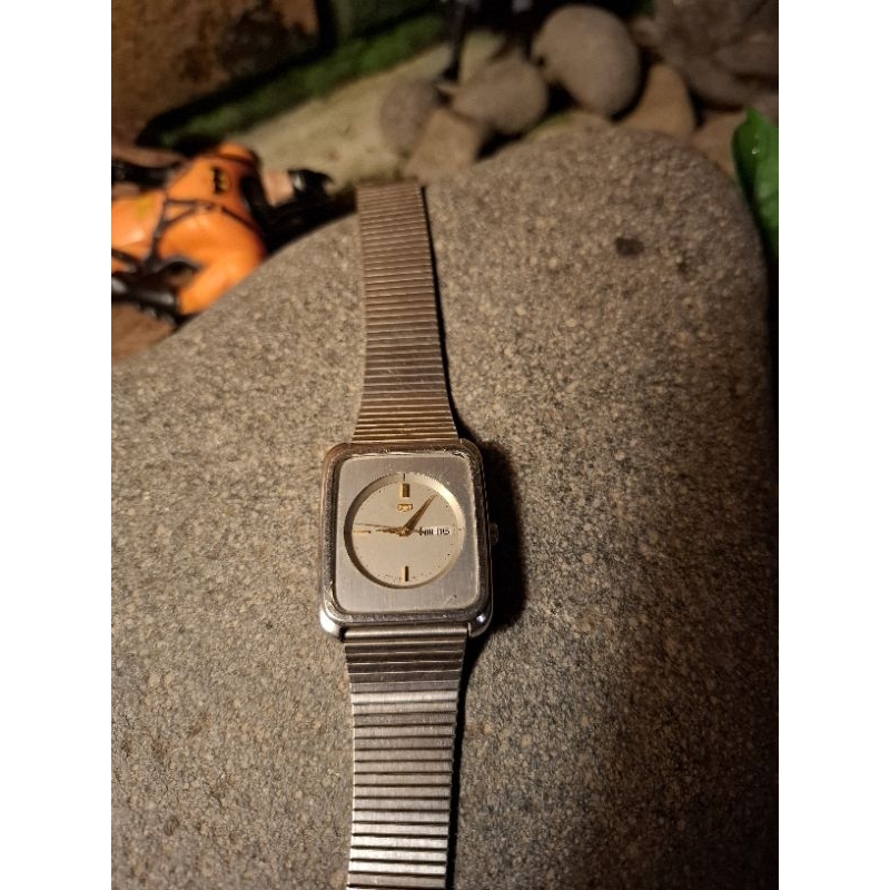 Vintage Seiko 5 tv 825rb