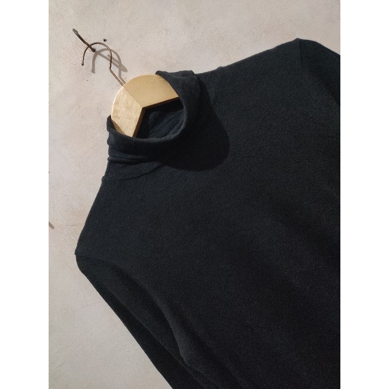 Long Sleeve Turtleneck TopTen Basic Hitam