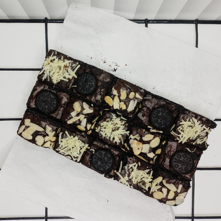 

Medium Fudgy Brownies Size 20cm X 10cm