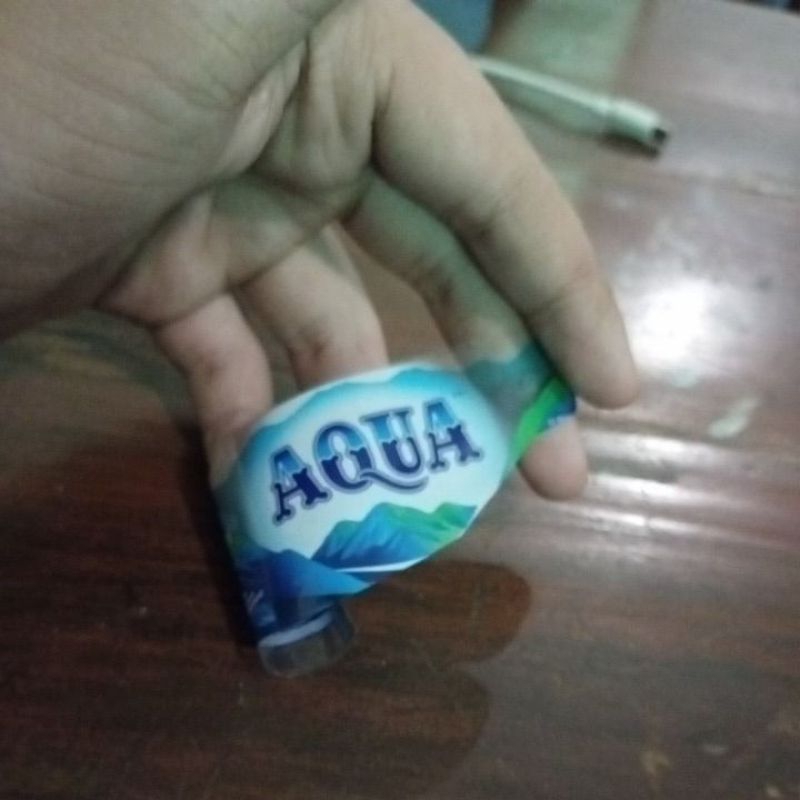 

label Aqua 600 ml bekas Coldplay jaman 700m