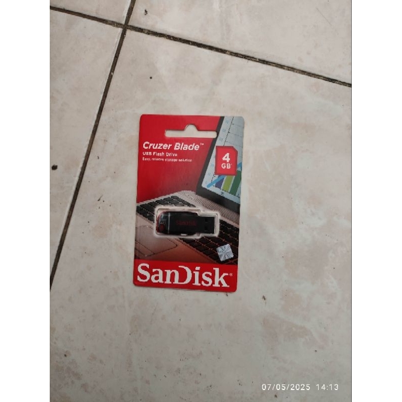 flashdisk sandisk 4gb cruzer blade
