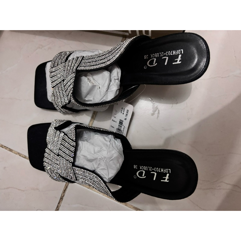 BNIB sepatu pesta wanita FLADEO