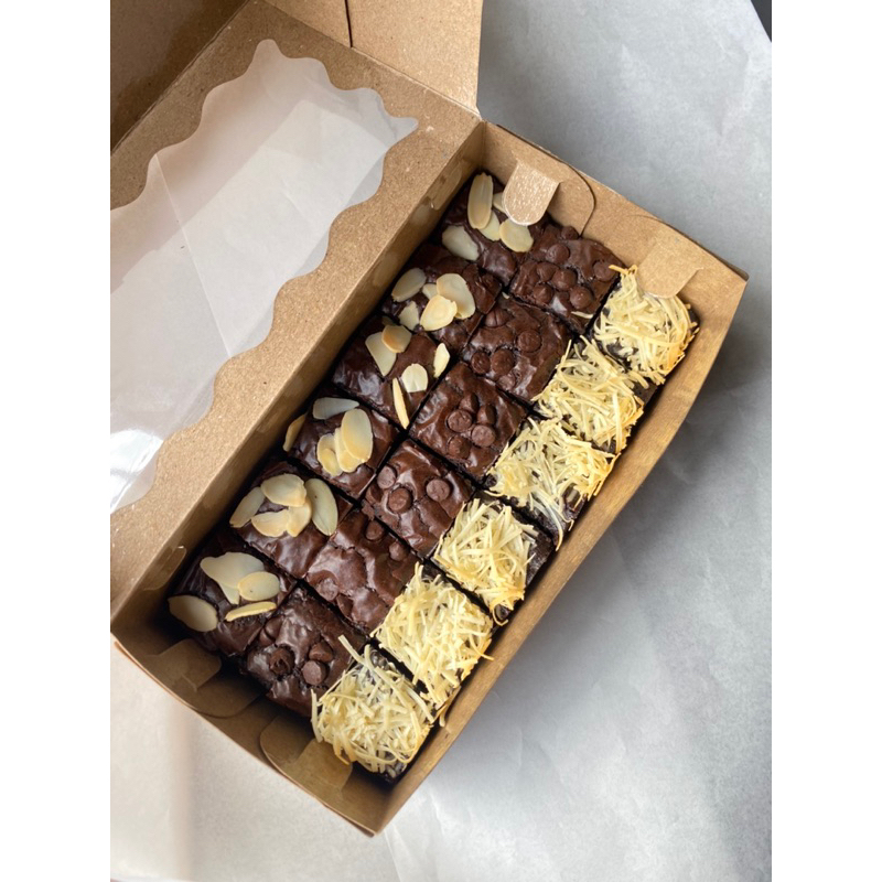 

Weandyo Fudgy Brownies Premium 20x10 || Nyoklat Dan Bikin Nagih