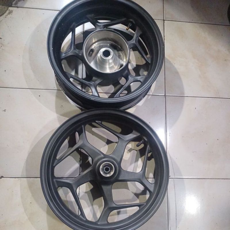 velg set PCX 160 depan belakang original