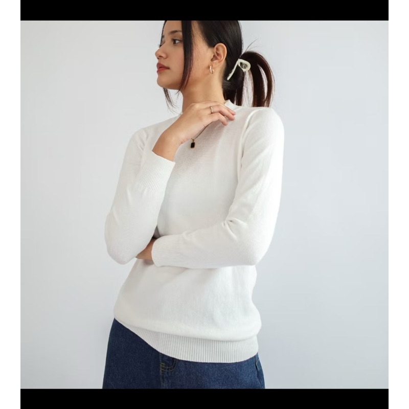 PRELOVED Neck Knit Sweater Wanita Merk Kaiahati