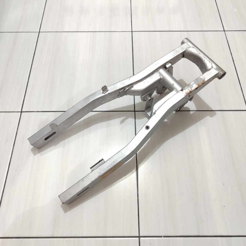 swing arm arem fork garpu lengan ayun belakang suzuki satria R 120 satria lumba satria hiu satria ag