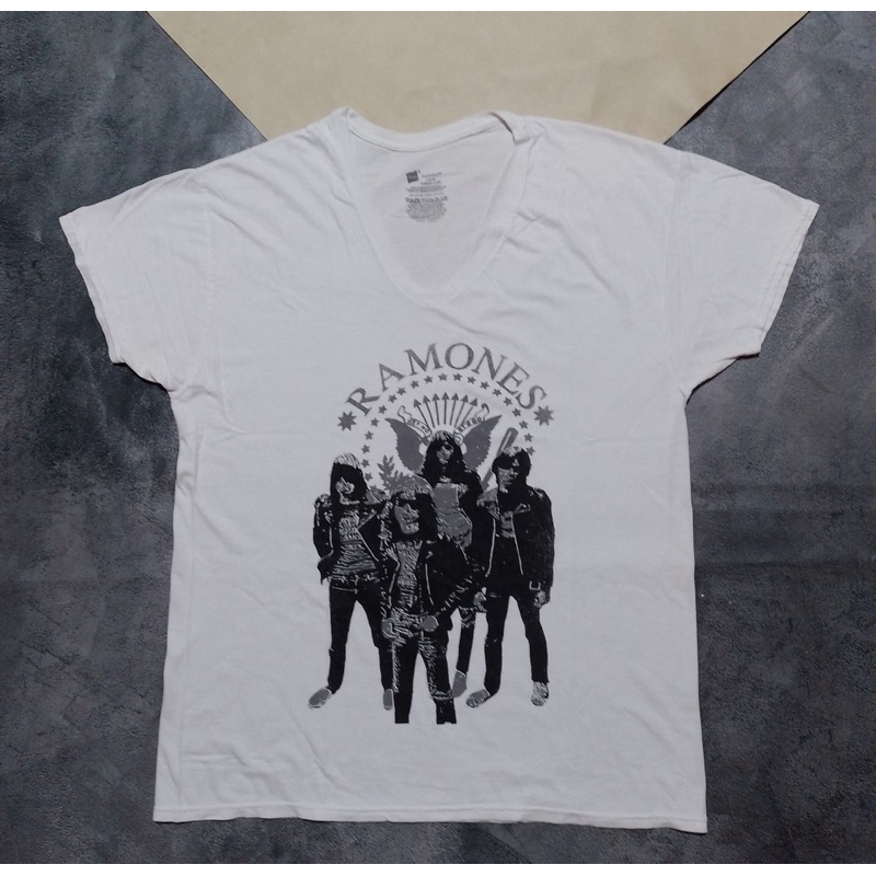 Baju Kaos Oblong Kerah V Band Ramones By Hanes