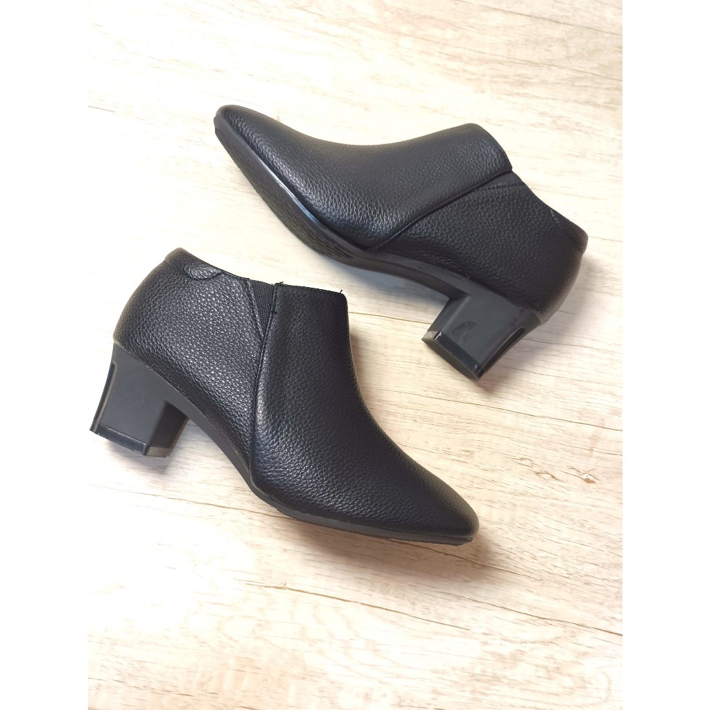 IVORY Sepatu Wanita Boots Ankle Formal J17 Hitam