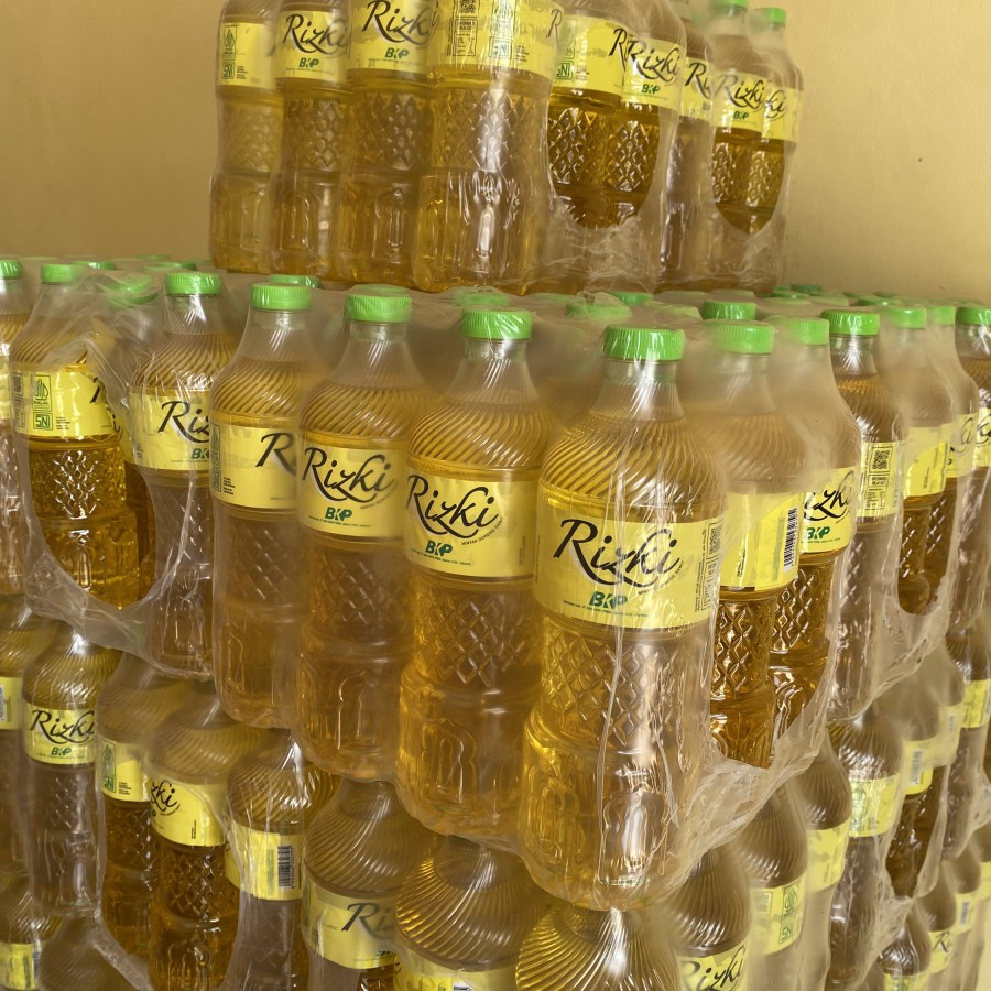 

MINYAK GORENG RIZKI 800 ML 1 SLOP ISI 12 / KRAT
