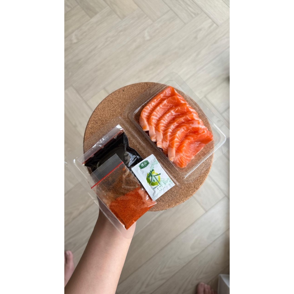 

Fresh Salmon Sashimi Box - 100 GR