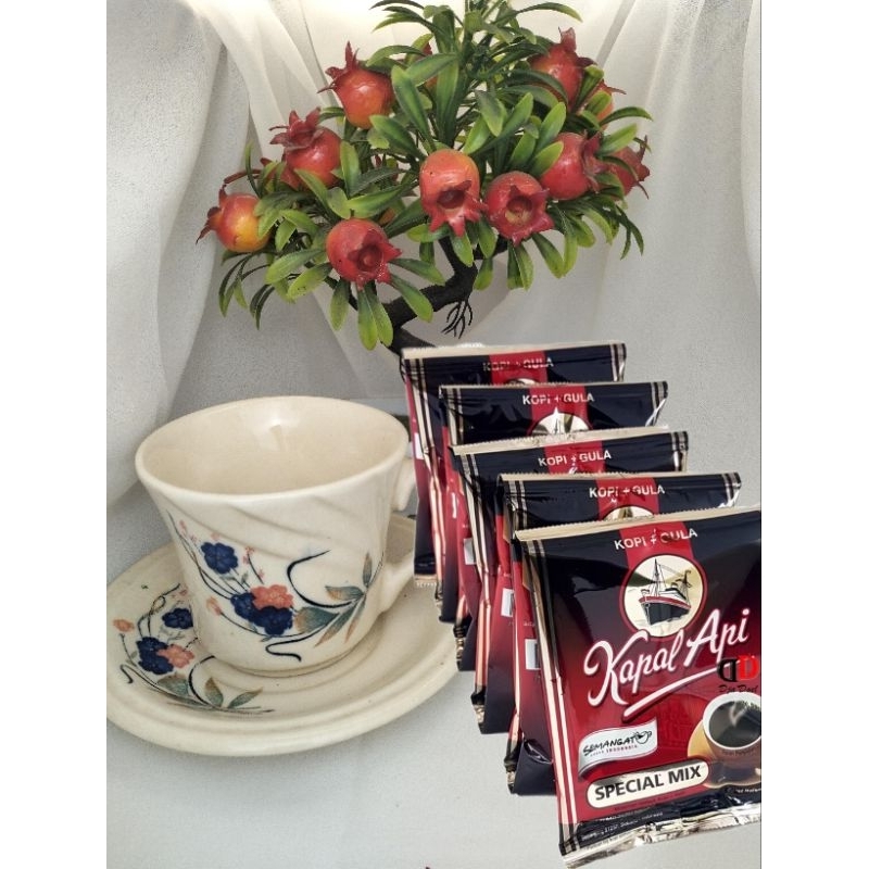

Kopi Kapal Api Spesial Mix 1 Renceng isi 10 pcs / kopi kapal api sachet 25gram