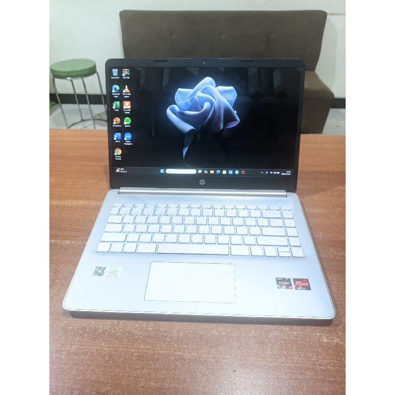 HP 14S | RYZEN 5-5500U | RAM 16 GB | SSD 512 GB