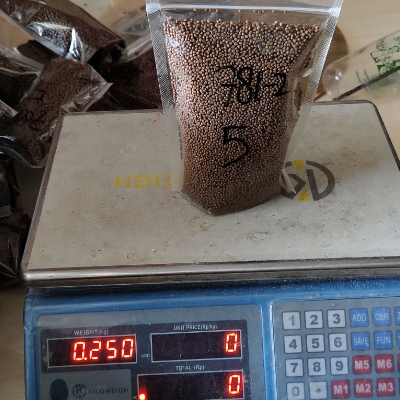 Pelet ikan 781-2 dan 781-3(polos) isi 250gram