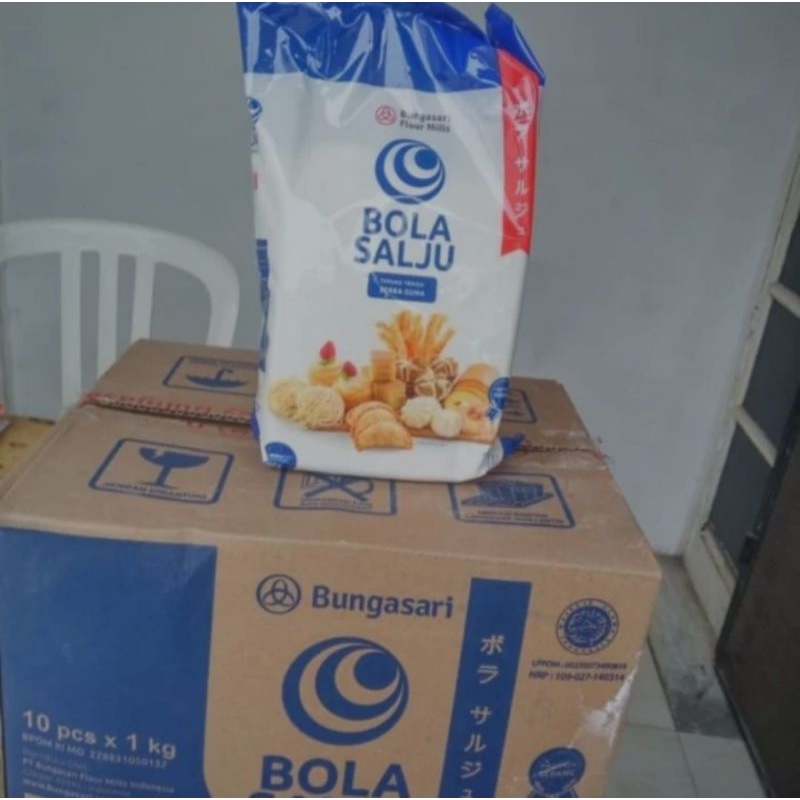 

Tepung Terigu BOLA SALJU 1Kg 1 Dus