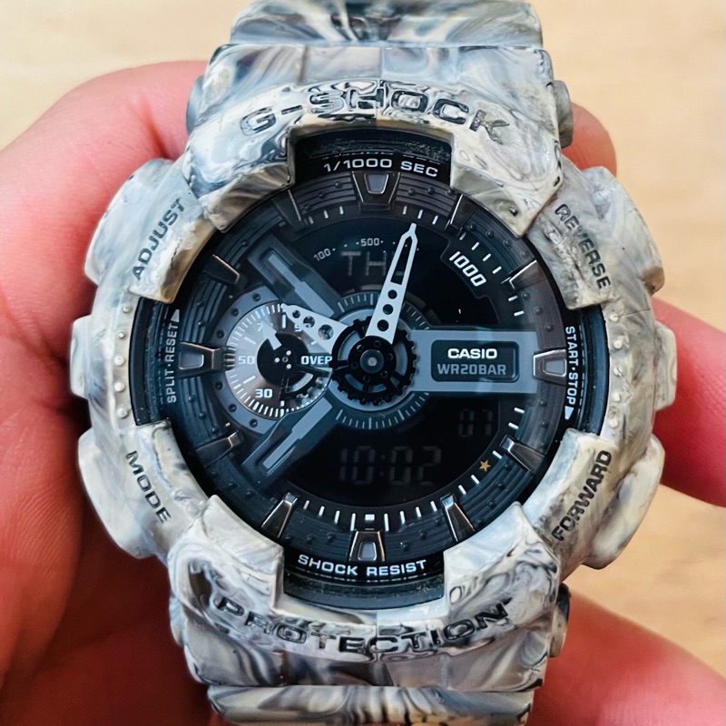 Casio G-Shock GA 110MR BNB unik (original bekas)