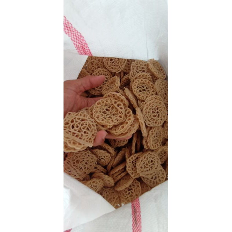 

Kerecek Kerupuk Uyel Rasa Terasi Asli Kemasan 1kg