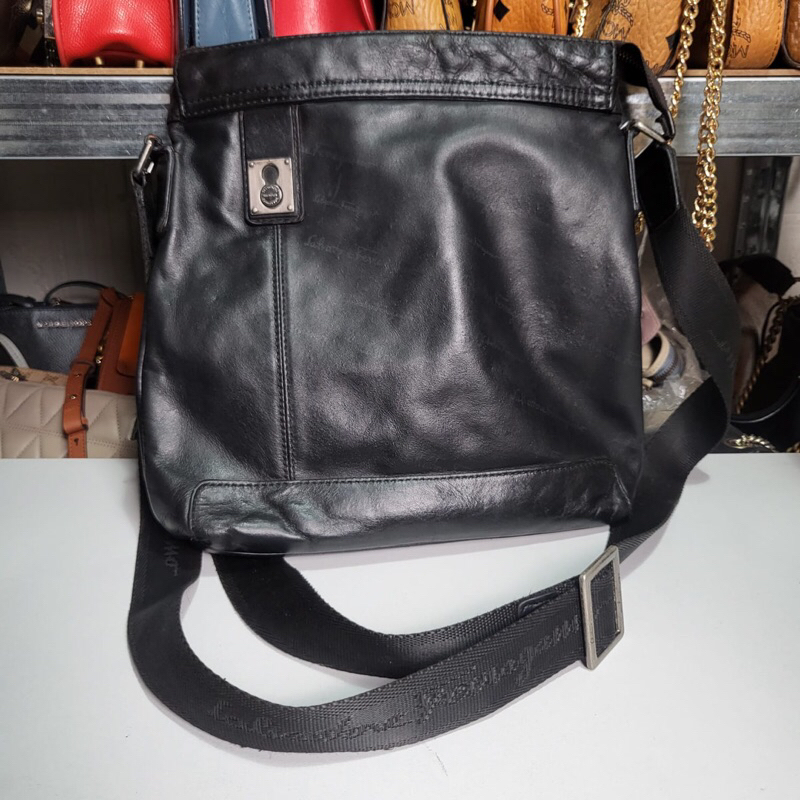 Preloved Tas Ferragamo