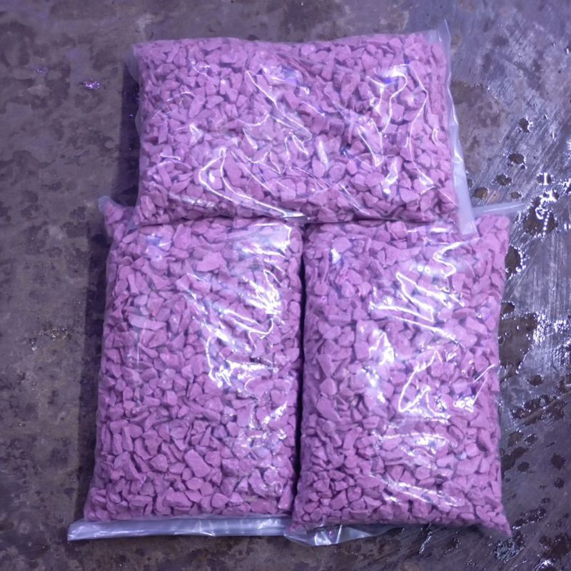 Batu Koraltek Warna Ungu Penghias Aquarium Pot Terrarium Kemasan 1KG