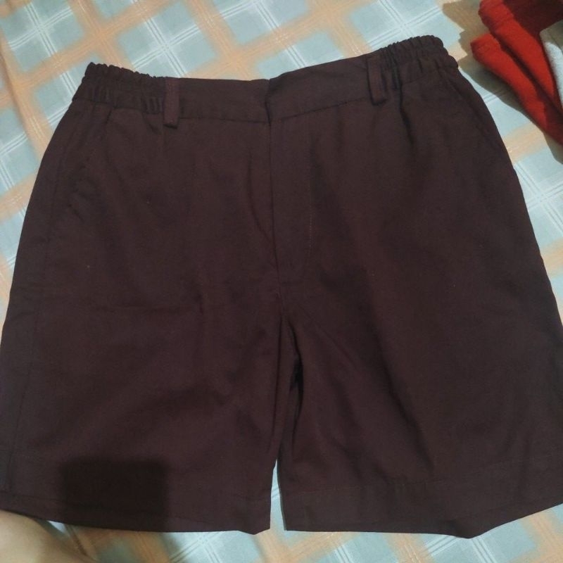 celana merah  sd penabur