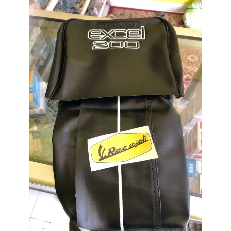 Cover jok sarung jok kulit jok vespa excel 200 excel200