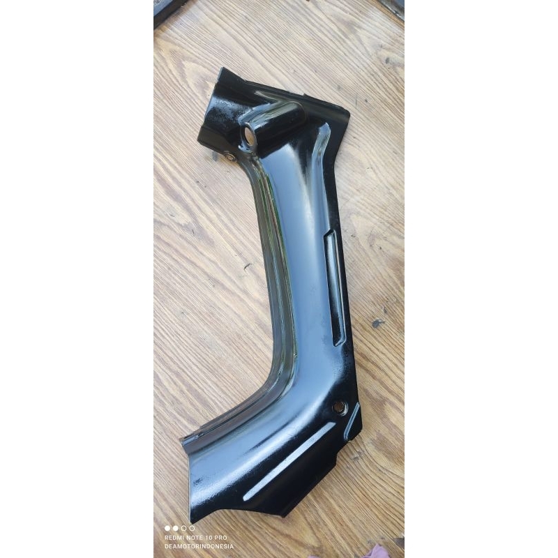 Lingsil yamaha force one original / legshield yamaha force one / cover tengah / sayap dalam focer on