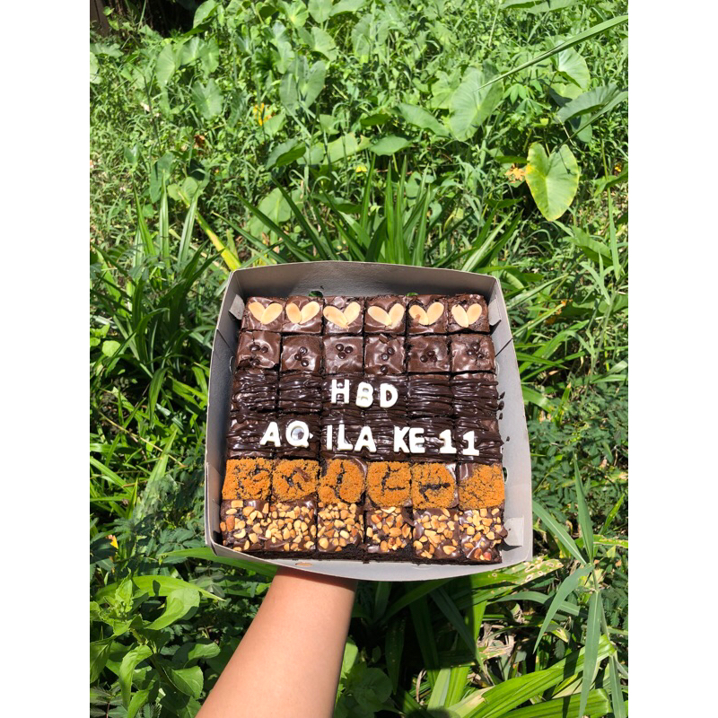 

Fudgy Brownies Birthday Basic