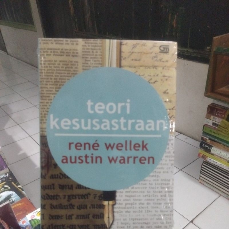 Buku TEORI KESUSASTRAAN