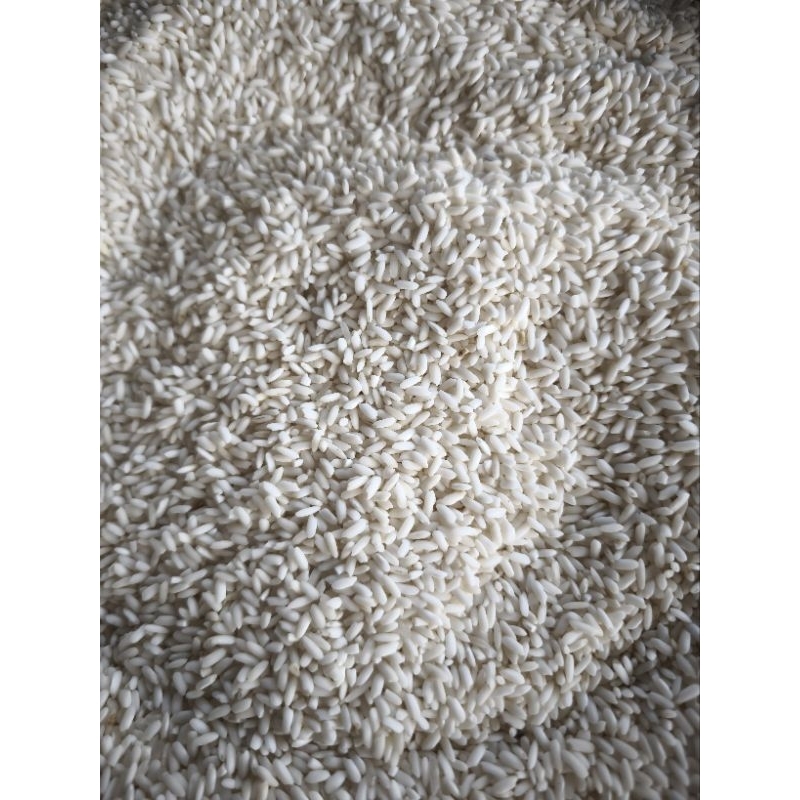 

beras ketan putih (cocok untuk rengginang,lemper,lupis,dodol,dll) dijual perliter