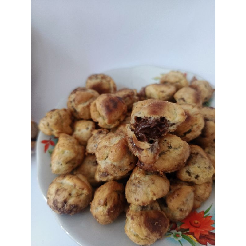 

Soes coklat lumer GG 500 gram / kue soes coklat kering enak
