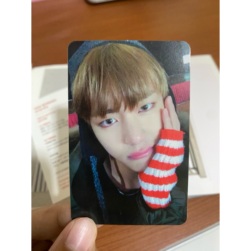 BTS Official YNWA album with V Taehyung PC