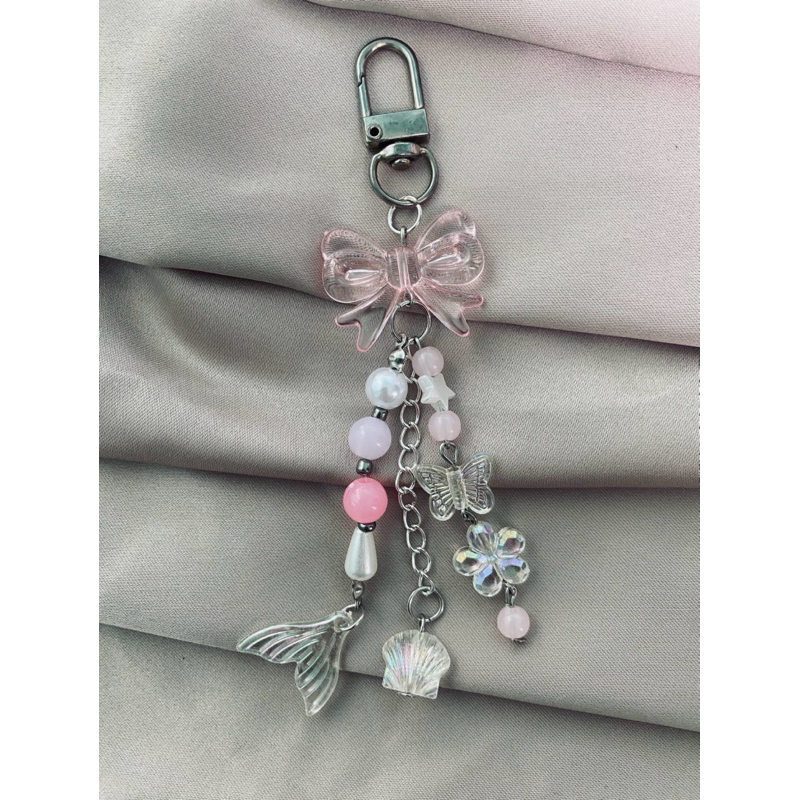 ganci gantungan kunci atau gantungan tas dominan pink