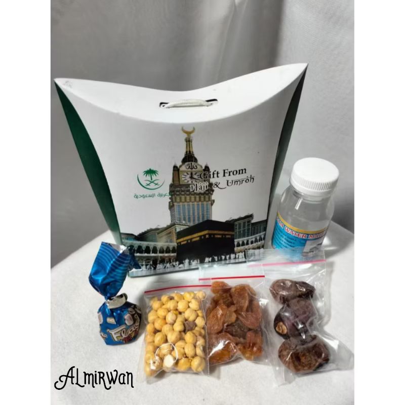 

Paket oleh oleh haji dan umroh hempers ( paket kumplit) tas bagus mewah berkualitas.