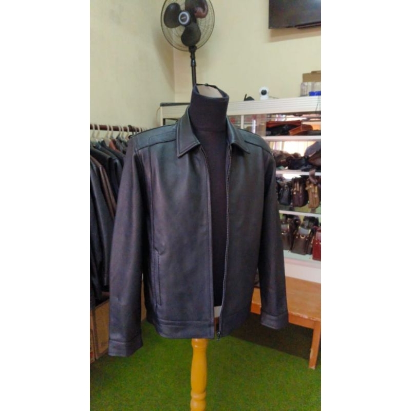 Jaket kulit hitam polos model klasik kerah