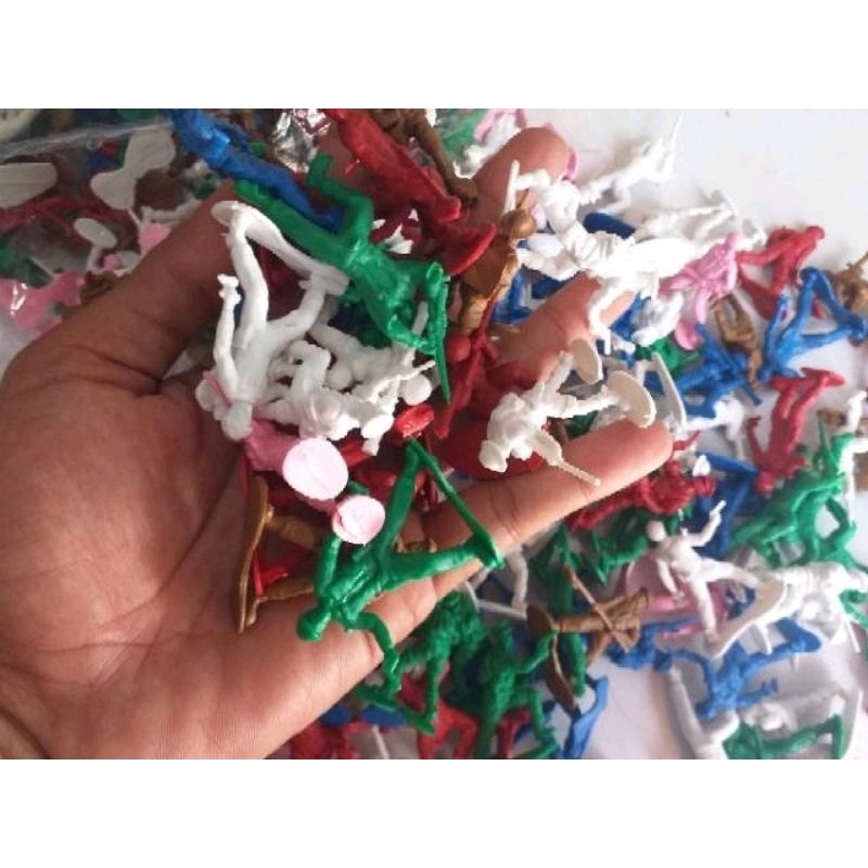 100PCS MAINAN TENTARA