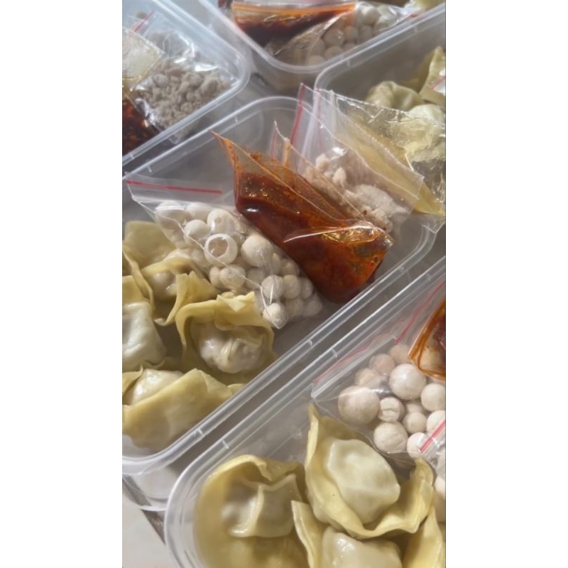 

pangsit ayam Chili oil frozen